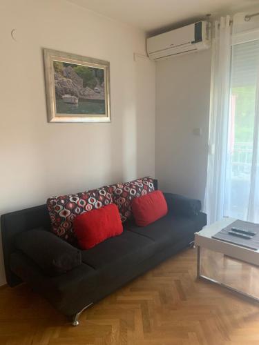  Apartment Laura in Podstrana