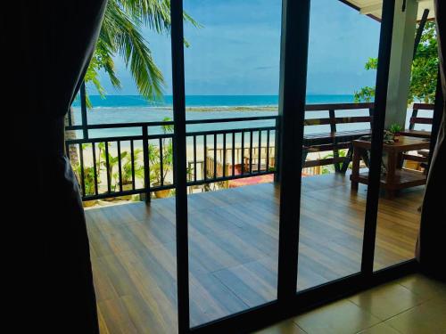 Ibiza Bungalows – Ko Pha Ngan, UT