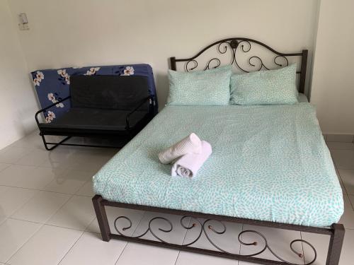 Paul 2 bedroom Kempas D2-702 serene apartment