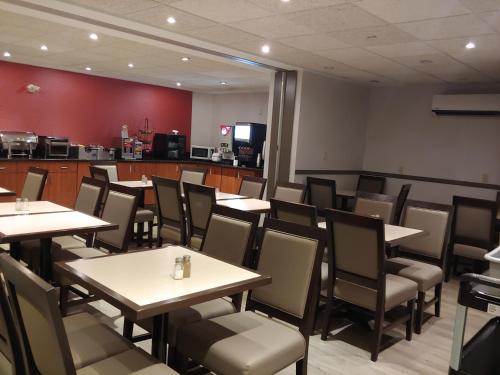 Best Western Plus Burlington Inn & Suites