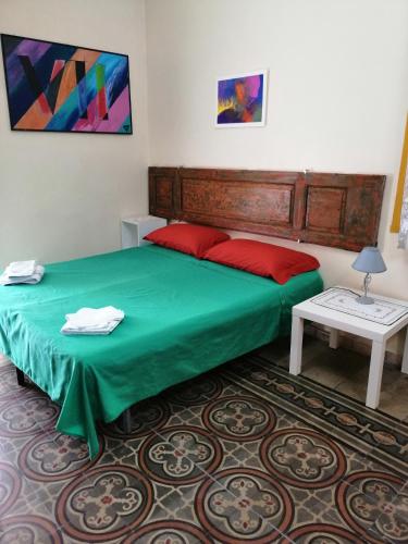 3 twin beds