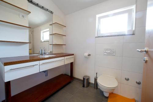 BC Apartments - image 7