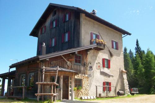 RIFUGIO DOSSO LARICI - Hotel - Fai della Paganella