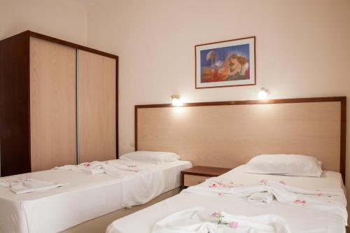  Ekavi Apartments in Agia Marina