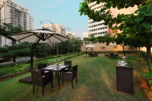 Restaurant, Crest Executive Suites in Krishnarajapura