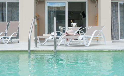 Amour Holiday Resort - image 2