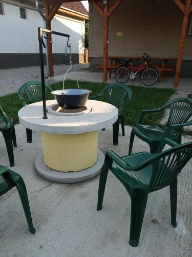  Hattyú aparman in Poroszló