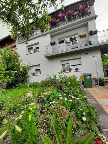  Quiet quarter Zagreb city, Unterkunft in Sesvete