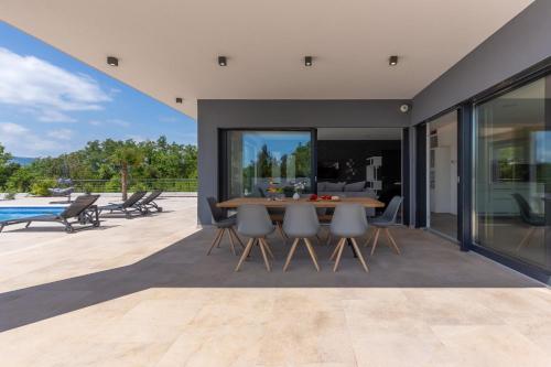 Luxury Villa Quadra - image 5