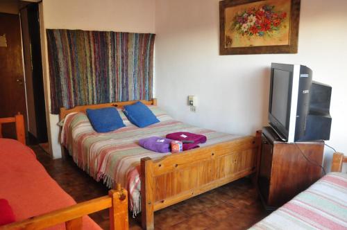 1 double bed, 2 bunk beds