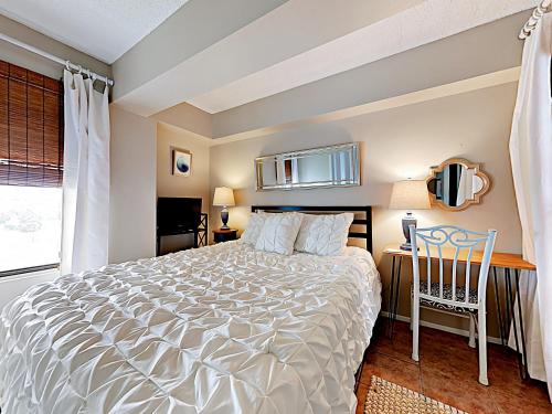New Listing! Remodeled Beach-View Retreat With Pool Condo - image 7