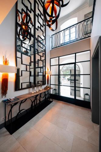 大堂, Palazzo Sbutega in 普坎傑