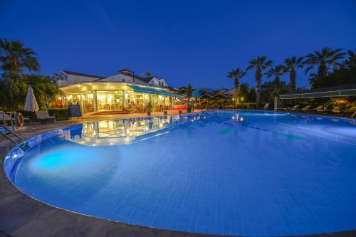Rebin Beach Hotel - image 12