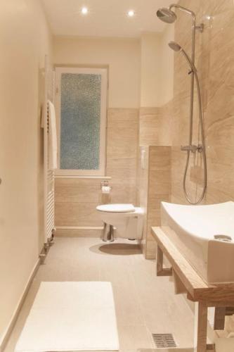 Best City Home Near Checkpoint Charlie - image 5