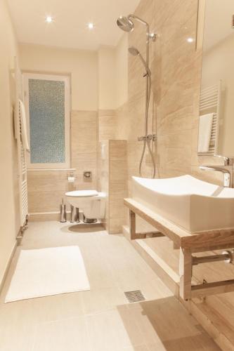 Best City Home Near Checkpoint Charlie - image 6