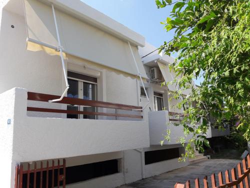  apt 30m from beach, Pension in Amarinthos