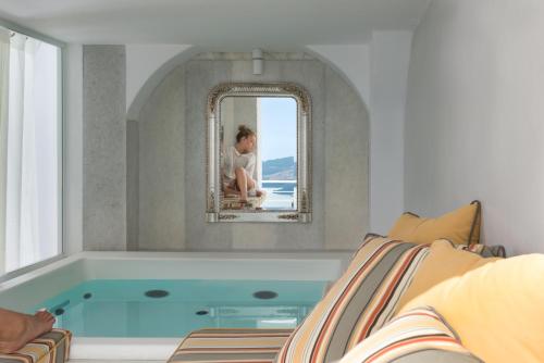 Nefeles Luxury Suites - image 8