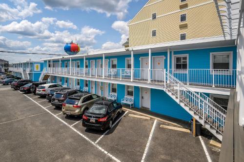 Madison Beach Motel - image 5