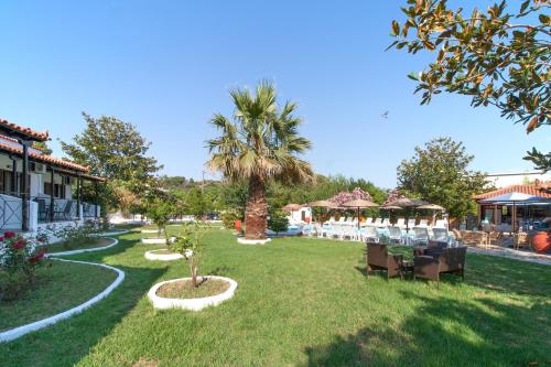 Aed, STRAWBERRY Skiathos in Skiathos Island