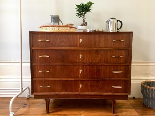  1937 Porto Charming Family Room in Porto