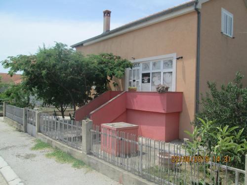  Guest House GRGO, Unterkunft in Benkovac