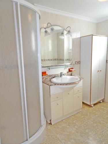 Two-Bedroom Apartment image 5