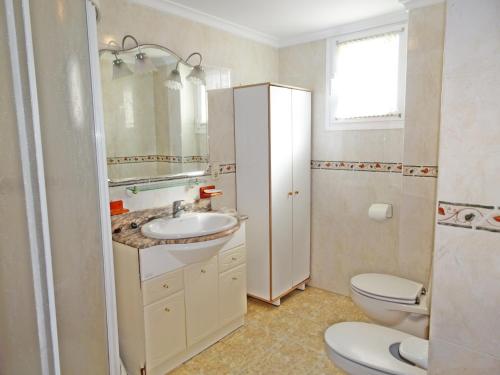 Two-Bedroom Apartment image 3