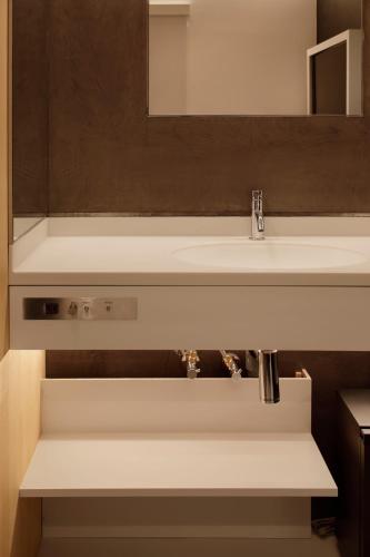 hotel min 大人専用 – Tokyo, NY