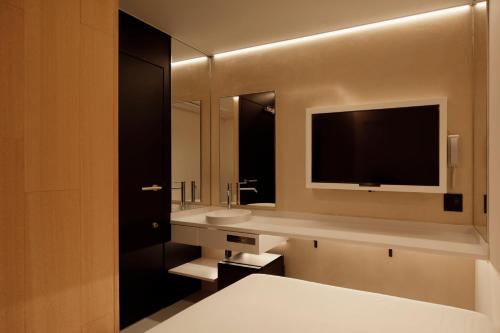 hotel min 大人専用 – Tokyo, NY