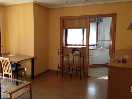 Apartamentos Turisticos Puerta de León - image 10