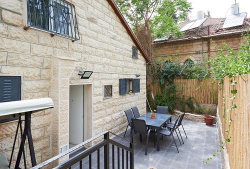 B&B Jerusalem - A private luxurious villa in the German Colony! - Bed and Breakfast Jerusalem
