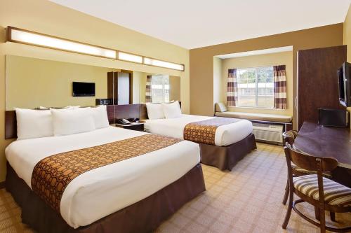 Microtel Inn & Suites by Wyndham Prairie du Chien - image 2
