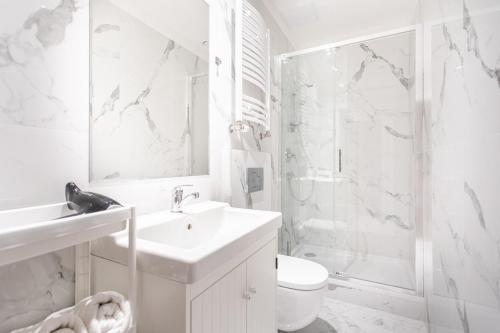 Riviera Rooms - image 4