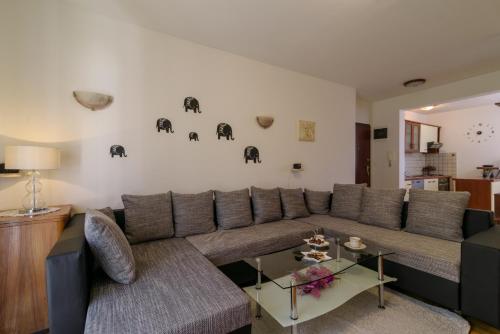  Apartman Elza, Pension in Trogir