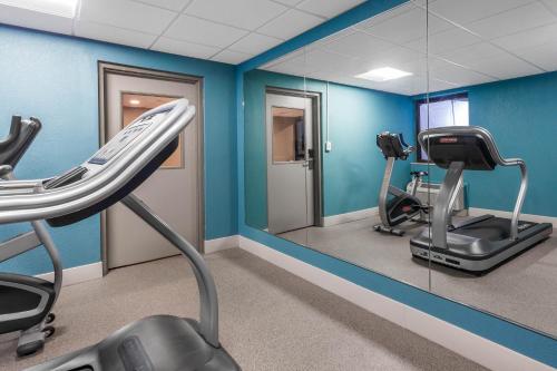 Sleep Inn Terre Haute University Area - image 4