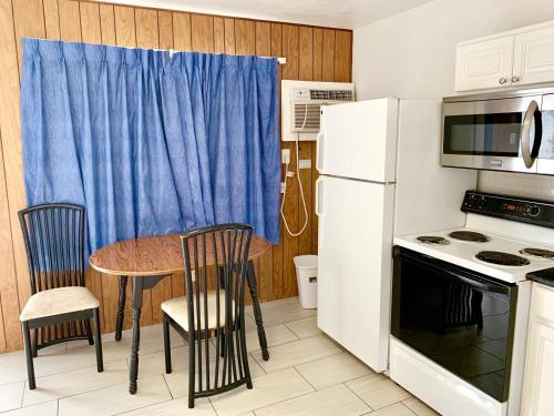 White Caps Motel in North Wildwood, USA