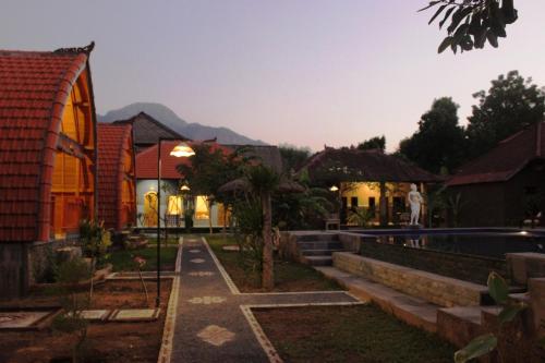 المرافق, Kubu Padi Wooden House in بوموتيران