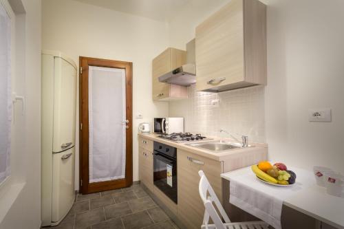 Stella Della Casa - image 7