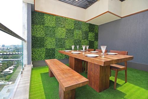 Theory9 Premium Service Apartments Khar photo 4