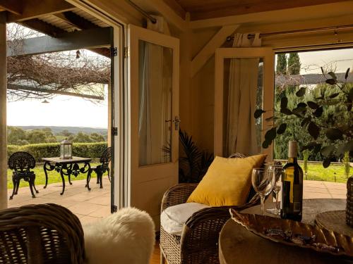 B&B Hepburn Springs - El Camino country cottage with terrace and stunning views - Bed and Breakfast Hepburn Springs