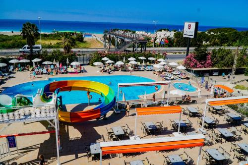  Throne Beach Resort & SPA in Kızılot