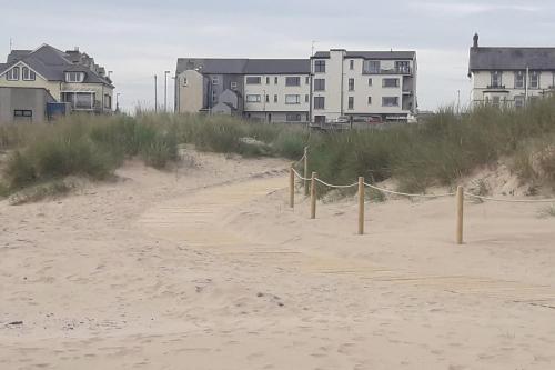 Cosy Castlerock Beside Beach Golf Course Still Open