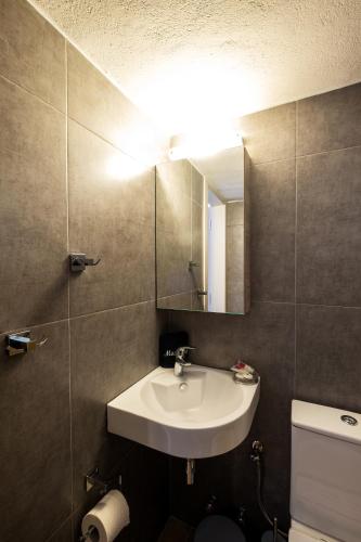 Dilion Hotel - image 14
