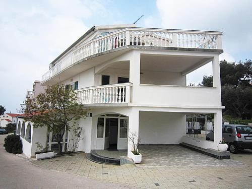  Apartment house Berry, Unterkunft in Primošten