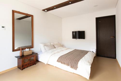 Double Room with Private Bathroom image 3