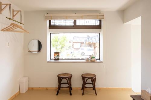 Double Room with Private Bathroom image 3