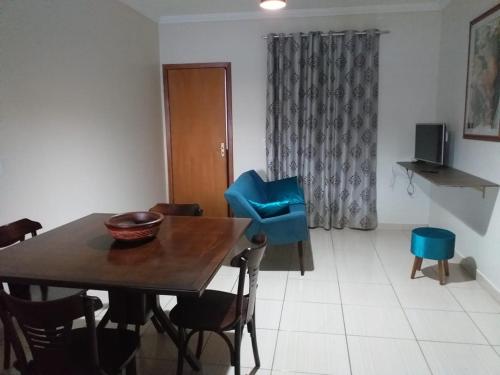 共用Lounge/電視區, CALDAS NOVAS RESIDENCE - Inclui um ingresso por pessoa em Parque Aquático Termal (CALDAS NOVAS RESIDENCE - Inclui um ingresso por pessoa em Parque Aquatico e temos HOT PARK E LAGOA P) in 聖若澤鎮