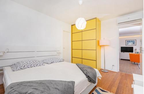 RozART - Riverside Apartment with free parking -15 min to Old town, Dubrovnik