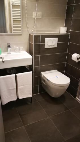 Single Room with Private Bathroom