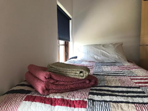 2 twin beds